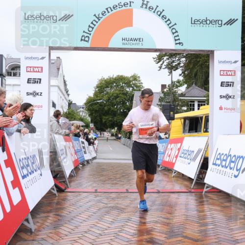 30.08.2026 - Blankeneser Heldenlauf Lena Gebhardt http://msf.ph/oto/10018097 30.08.2026 09:26:30 Ziel 3641, 3645 meine-sportfotos.de
