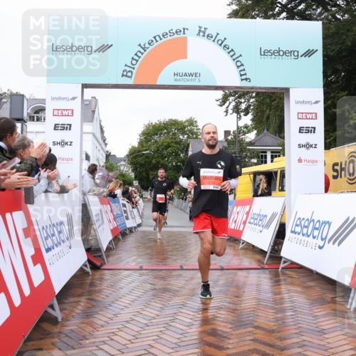 30.08.2026 - Blankeneser Heldenlauf Lena Gebhardt http://msf.ph/oto/10018220 30.08.2026 09:28:23 Ziel 1380, 3638, 3682 meine-sportfotos.de