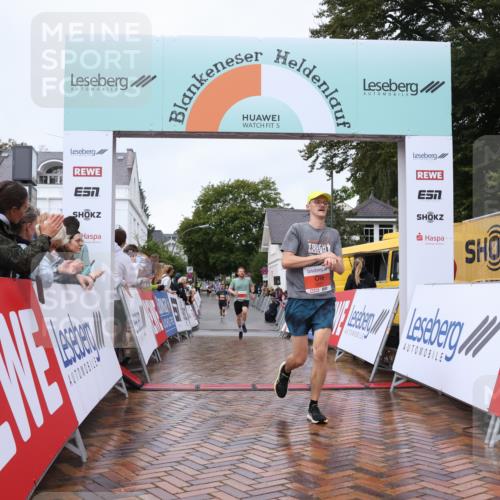 30.08.2026 - Blankeneser Heldenlauf Lena Gebhardt http://msf.ph/oto/10018234 30.08.2026 09:28:29 Ziel 3535, 3581, 3638, 3682 meine-sportfotos.de