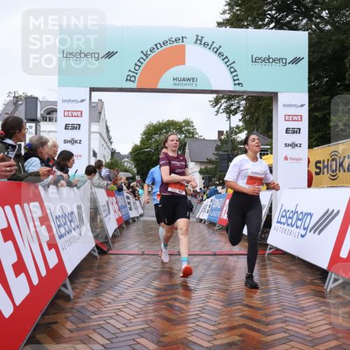 30.08.2026 - Blankeneser Heldenlauf Lena Gebhardt http://msf.ph/oto/10018279 30.08.2026 09:28:45 Ziel 3560, 3672, 3684, 3708, 3719 meine-sportfotos.de