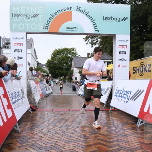 30.08.2026 - Blankeneser Heldenlauf Lena Gebhardt http://msf.ph/oto/10018300 30.08.2026 09:28:51 Ziel 1612, 3560, 3669, 3684, 3708, 3719 meine-sportfotos.de