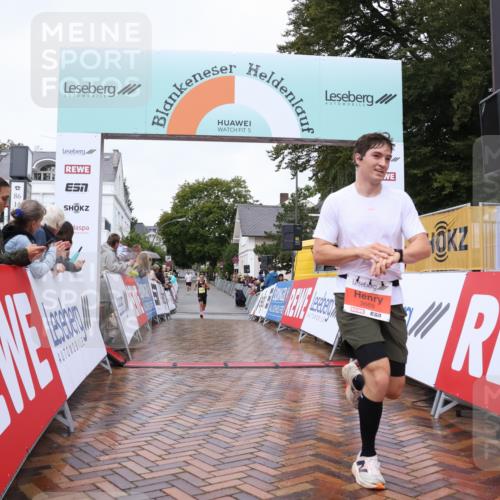 30.08.2026 - Blankeneser Heldenlauf Lena Gebhardt http://msf.ph/oto/10018302 30.08.2026 09:28:51 Ziel 1612, 3560, 3669, 3684, 3708, 3719 meine-sportfotos.de