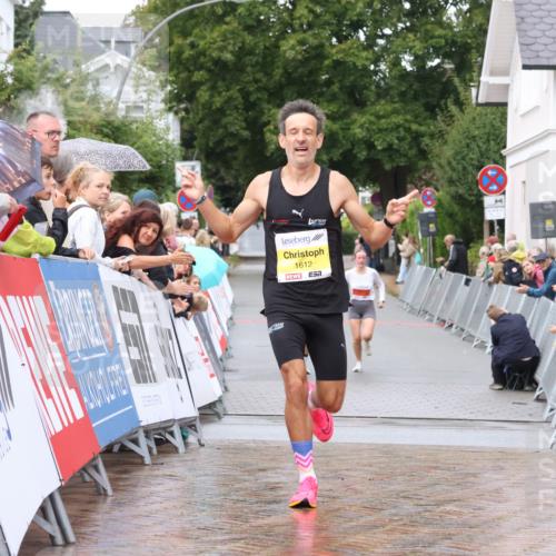 30.08.2026 - Blankeneser Heldenlauf Lena Gebhardt http://msf.ph/oto/10018307 30.08.2026 09:28:54 Ziel 1612, 3560, 3669 meine-sportfotos.de