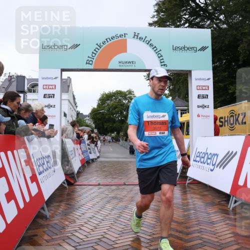 30.08.2026 - Blankeneser Heldenlauf Lena Gebhardt http://msf.ph/oto/10018400 30.08.2026 09:30:28 Ziel 3533, 3577, 3606 meine-sportfotos.de