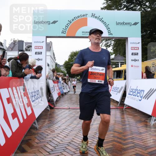 30.08.2026 - Blankeneser Heldenlauf Lena Gebhardt http://msf.ph/oto/10018453 30.08.2026 09:31:01 Ziel 3544, 3610, 3612 meine-sportfotos.de