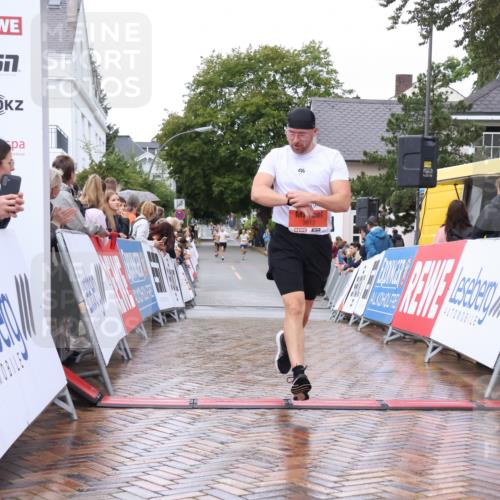 30.08.2026 - Blankeneser Heldenlauf Lena Gebhardt http://msf.ph/oto/10018459 30.08.2026 09:31:05 Ziel 3610, 3612 meine-sportfotos.de