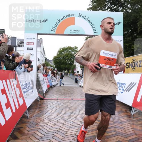30.08.2026 - Blankeneser Heldenlauf Lena Gebhardt http://msf.ph/oto/10018482 30.08.2026 09:31:19 Ziel 1801, 3508, 3632 meine-sportfotos.de
