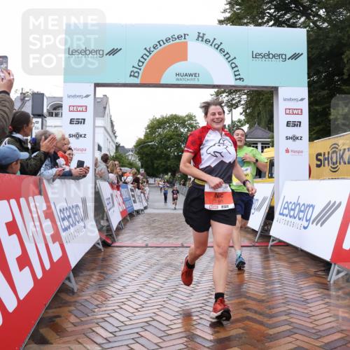 30.08.2026 - Blankeneser Heldenlauf Lena Gebhardt http://msf.ph/oto/10018541 30.08.2026 09:31:52 Ziel 1645, 3598, 3707 meine-sportfotos.de