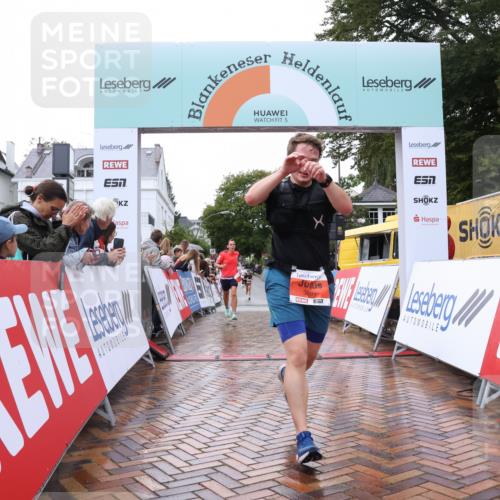 30.08.2026 - Blankeneser Heldenlauf Lena Gebhardt http://msf.ph/oto/10018602 30.08.2026 09:32:22 Ziel 3618, 3639, 3691 meine-sportfotos.de