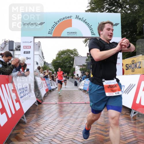 30.08.2026 - Blankeneser Heldenlauf Lena Gebhardt http://msf.ph/oto/10018604 30.08.2026 09:32:23 Ziel 3618, 3639, 3691 meine-sportfotos.de
