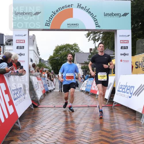 30.08.2026 - Blankeneser Heldenlauf Lena Gebhardt http://msf.ph/oto/10018642 30.08.2026 09:32:45 Ziel 1439, 3536, 3554 meine-sportfotos.de