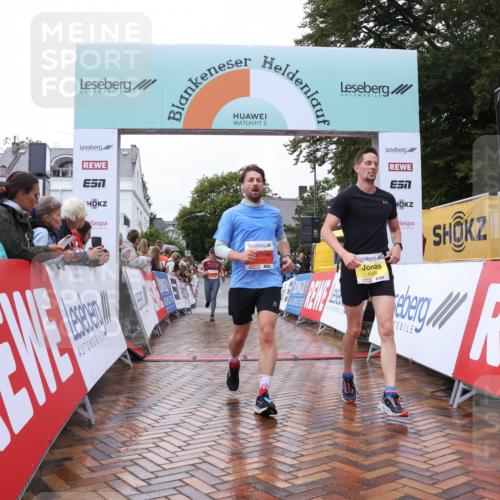 30.08.2026 - Blankeneser Heldenlauf Lena Gebhardt http://msf.ph/oto/10018645 30.08.2026 09:32:46 Ziel 1439, 3536, 3554 meine-sportfotos.de