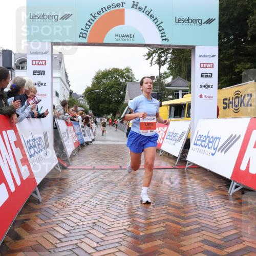 30.08.2026 - Blankeneser Heldenlauf Lena Gebhardt http://msf.ph/oto/10018674 30.08.2026 09:32:58 Ziel 1073, 3516, 3570, 3727 meine-sportfotos.de