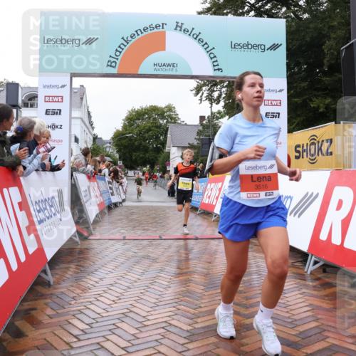 30.08.2026 - Blankeneser Heldenlauf Lena Gebhardt http://msf.ph/oto/10018677 30.08.2026 09:32:58 Ziel 1073, 3516, 3570, 3727 meine-sportfotos.de
