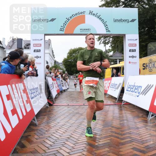 30.08.2026 - Blankeneser Heldenlauf Lena Gebhardt http://msf.ph/oto/10018706 30.08.2026 09:33:07 Ziel 1022, 1375, 3513, 3595, 3732 meine-sportfotos.de