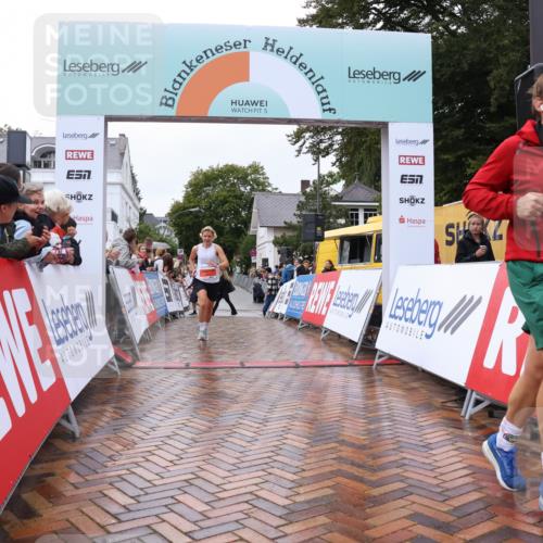 30.08.2026 - Blankeneser Heldenlauf Lena Gebhardt http://msf.ph/oto/10018717 30.08.2026 09:33:11 Ziel 1022, 1375, 3513, 3595, 3732 meine-sportfotos.de