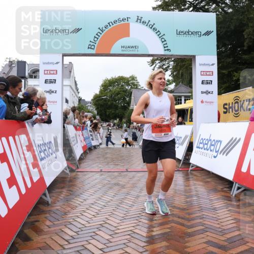 30.08.2026 - Blankeneser Heldenlauf Lena Gebhardt http://msf.ph/oto/10018721 30.08.2026 09:33:13 Ziel 1022, 3513, 3595, 3732 meine-sportfotos.de