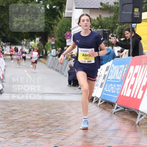 30.08.2026 - Blankeneser Heldenlauf Lena Gebhardt http://msf.ph/oto/10018729 30.08.2026 09:33:23 Ziel 1307 meine-sportfotos.de