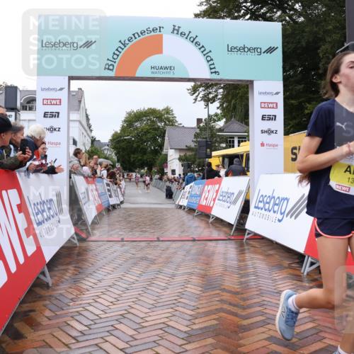 30.08.2026 - Blankeneser Heldenlauf Lena Gebhardt http://msf.ph/oto/10018741 30.08.2026 09:33:25 Ziel 1307 meine-sportfotos.de