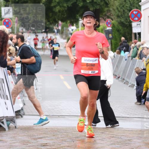 30.08.2026 - Blankeneser Heldenlauf Lena Gebhardt http://msf.ph/oto/10018808 30.08.2026 09:34:05 Ziel 1373, 3528 meine-sportfotos.de