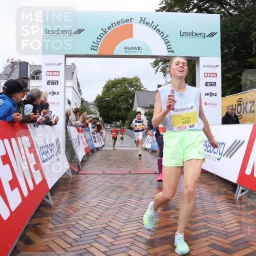30.08.2026 - Blankeneser Heldenlauf Lena Gebhardt http://msf.ph/oto/10018844 30.08.2026 09:34:27 Ziel 1226, 1382, 1800, 3636, 3702 meine-sportfotos.de