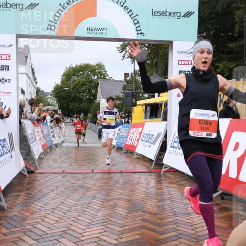 30.08.2026 - Blankeneser Heldenlauf Lena Gebhardt http://msf.ph/oto/10018847 30.08.2026 09:34:28 Ziel 1382, 1800, 3636, 3702 meine-sportfotos.de