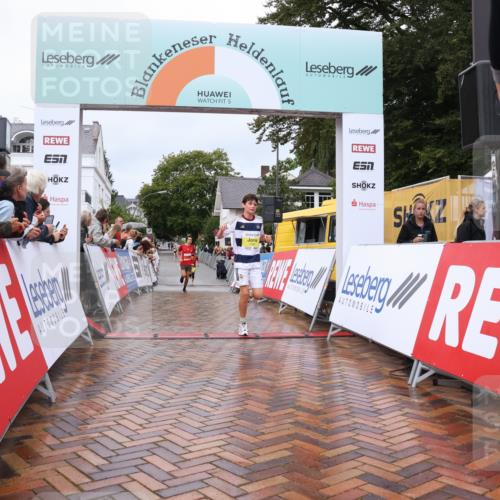 30.08.2026 - Blankeneser Heldenlauf Lena Gebhardt http://msf.ph/oto/10018848 30.08.2026 09:34:28 Ziel 1382, 1800, 3636, 3702 meine-sportfotos.de