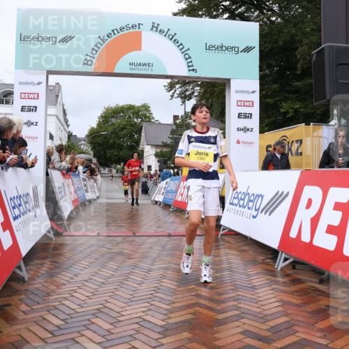 30.08.2026 - Blankeneser Heldenlauf Lena Gebhardt http://msf.ph/oto/10018853 30.08.2026 09:34:29 Ziel 1382, 1800, 3636, 3702 meine-sportfotos.de