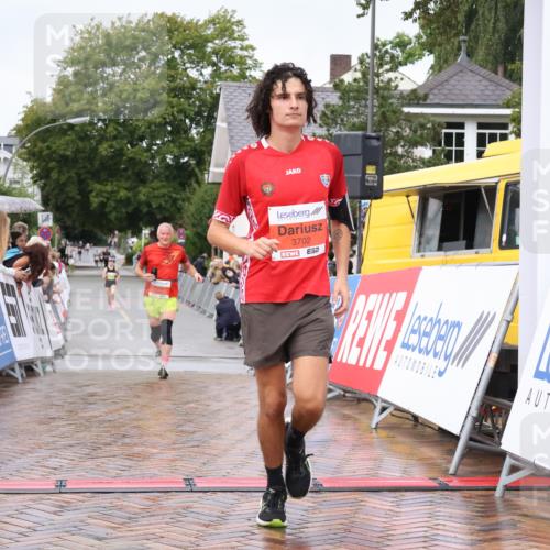 30.08.2026 - Blankeneser Heldenlauf Lena Gebhardt http://msf.ph/oto/10018859 30.08.2026 09:34:32 Ziel 1382, 1800, 3636, 3702, 3722 meine-sportfotos.de