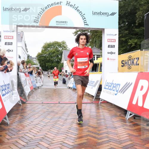 30.08.2026 - Blankeneser Heldenlauf Lena Gebhardt http://msf.ph/oto/10018862 30.08.2026 09:34:32 Ziel 1382, 1800, 3636, 3702, 3722 meine-sportfotos.de