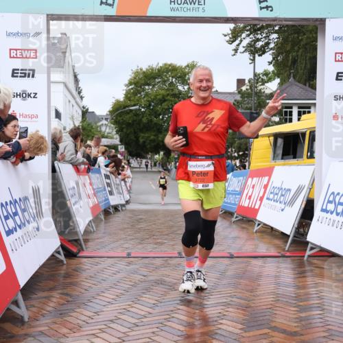 30.08.2026 - Blankeneser Heldenlauf Lena Gebhardt http://msf.ph/oto/10018872 30.08.2026 09:34:35 Ziel 1382, 1499, 3702, 3722 meine-sportfotos.de