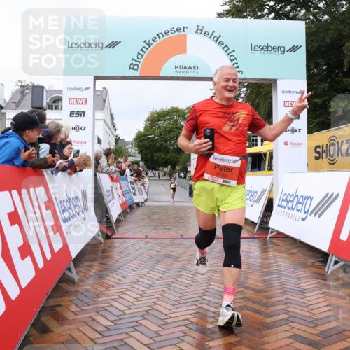 30.08.2026 - Blankeneser Heldenlauf Lena Gebhardt http://msf.ph/oto/10018875 30.08.2026 09:34:36 Ziel 1382, 1499, 3702, 3722 meine-sportfotos.de