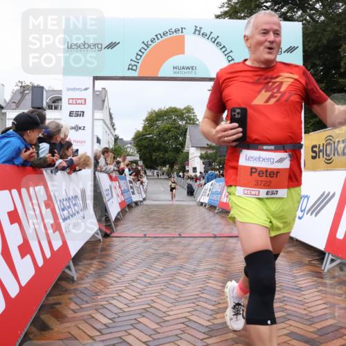 30.08.2026 - Blankeneser Heldenlauf Lena Gebhardt http://msf.ph/oto/10018877 30.08.2026 09:34:36 Ziel 1382, 1499, 3702, 3722 meine-sportfotos.de