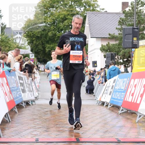 30.08.2026 - Blankeneser Heldenlauf Lena Gebhardt http://msf.ph/oto/10018907 30.08.2026 09:34:57 Ziel 1535, 1542, 1762, 3646 meine-sportfotos.de