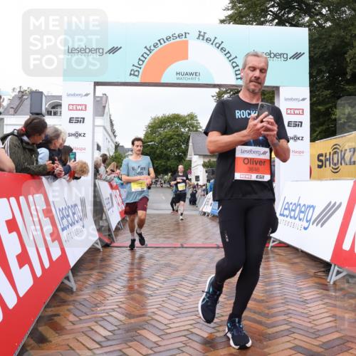 30.08.2026 - Blankeneser Heldenlauf Lena Gebhardt http://msf.ph/oto/10018912 30.08.2026 09:34:59 Ziel 1535, 1542, 1762, 3646 meine-sportfotos.de