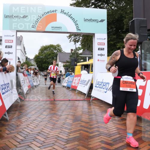 30.08.2026 - Blankeneser Heldenlauf Lena Gebhardt http://msf.ph/oto/10018933 30.08.2026 09:35:21 Ziel 1568, 3602, 3655 meine-sportfotos.de