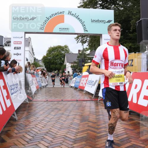 30.08.2026 - Blankeneser Heldenlauf Lena Gebhardt http://msf.ph/oto/10018939 30.08.2026 09:35:23 Ziel 1568, 3602, 3655, 3686, 3687 meine-sportfotos.de
