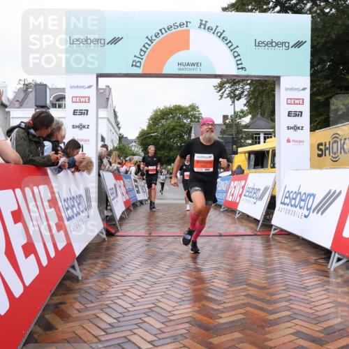 30.08.2026 - Blankeneser Heldenlauf Lena Gebhardt http://msf.ph/oto/10018946 30.08.2026 09:35:26 Ziel 1568, 3602, 3655, 3686, 3687 meine-sportfotos.de
