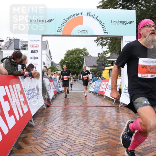 30.08.2026 - Blankeneser Heldenlauf Lena Gebhardt http://msf.ph/oto/10018950 30.08.2026 09:35:26 Ziel 1568, 3602, 3655, 3686, 3687 meine-sportfotos.de