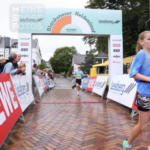 30.08.2026 - Blankeneser Heldenlauf Lena Gebhardt http://msf.ph/oto/10019041 30.08.2026 09:36:01 Ziel 1006, 1087, 1094, 1294, 1474, 1585, 3566, 3720 meine-sportfotos.de