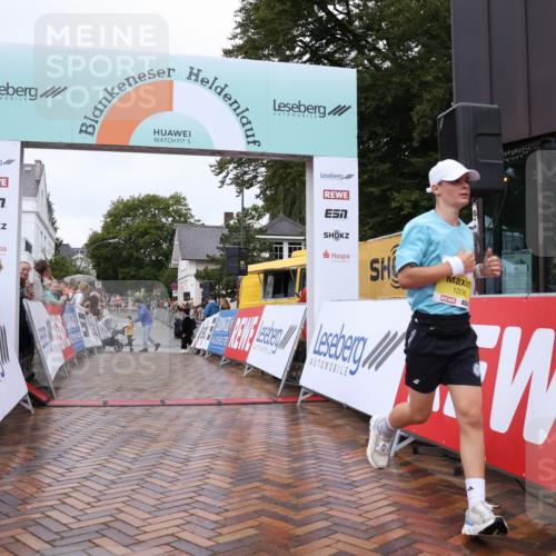 30.08.2026 - Blankeneser Heldenlauf Lena Gebhardt http://msf.ph/oto/10019049 30.08.2026 09:36:03 Ziel 1006, 1087, 1094, 1294, 1474, 1585, 3566, 3720 meine-sportfotos.de