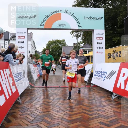 30.08.2026 - Blankeneser Heldenlauf Lena Gebhardt http://msf.ph/oto/10019070 30.08.2026 09:36:23 Ziel 1012, 1337, 1492, 1527, 3601, 3679, 3717 meine-sportfotos.de