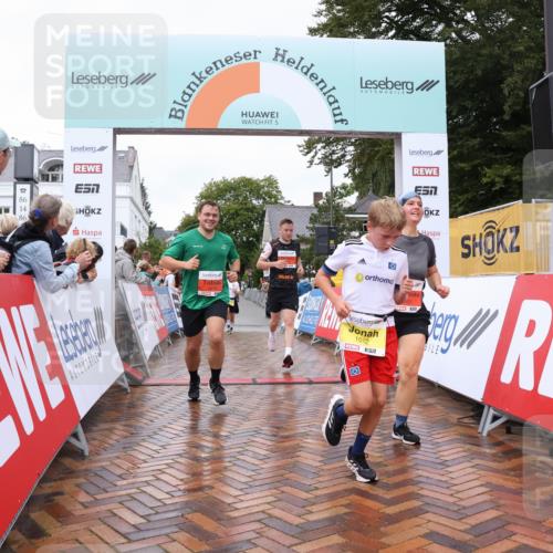 30.08.2026 - Blankeneser Heldenlauf Lena Gebhardt http://msf.ph/oto/10019072 30.08.2026 09:36:24 Ziel 1012, 1337, 1492, 1527, 3601, 3679, 3717 meine-sportfotos.de