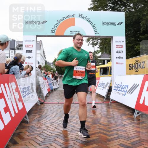 30.08.2026 - Blankeneser Heldenlauf Lena Gebhardt http://msf.ph/oto/10019077 30.08.2026 09:36:24 Ziel 1012, 1337, 1492, 1527, 3601, 3679, 3717 meine-sportfotos.de