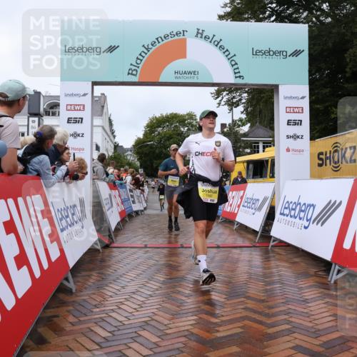 30.08.2026 - Blankeneser Heldenlauf Lena Gebhardt http://msf.ph/oto/10019087 30.08.2026 09:36:27 Ziel 1012, 1492, 1527, 3601, 3679, 3717 meine-sportfotos.de