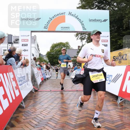 30.08.2026 - Blankeneser Heldenlauf Lena Gebhardt http://msf.ph/oto/10019089 30.08.2026 09:36:28 Ziel 1012, 1492, 1527, 1760, 3601, 3679, 3717 meine-sportfotos.de