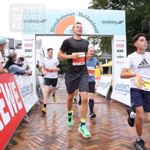 30.08.2026 - Blankeneser Heldenlauf Lena Gebhardt http://msf.ph/oto/10019129 30.08.2026 09:36:42 Ziel 1106, 1266, 1595, 1782, 3603, 3608, 3611, 3651, 3652 meine-sportfotos.de