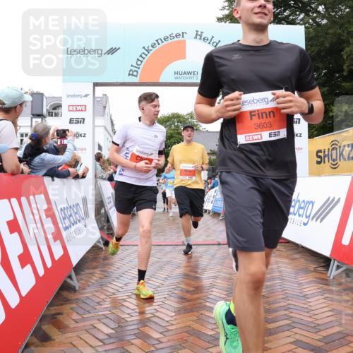 30.08.2026 - Blankeneser Heldenlauf Lena Gebhardt http://msf.ph/oto/10019131 30.08.2026 09:36:42 Ziel 1106, 1266, 1595, 1782, 3603, 3608, 3611, 3651, 3652 meine-sportfotos.de