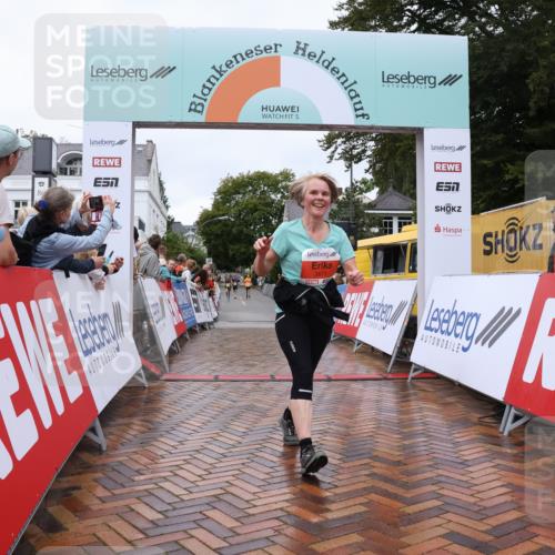 30.08.2026 - Blankeneser Heldenlauf Lena Gebhardt http://msf.ph/oto/10019151 30.08.2026 09:36:48 Ziel 1266, 1595, 1782, 3603, 3608, 3611, 3651, 3652 meine-sportfotos.de