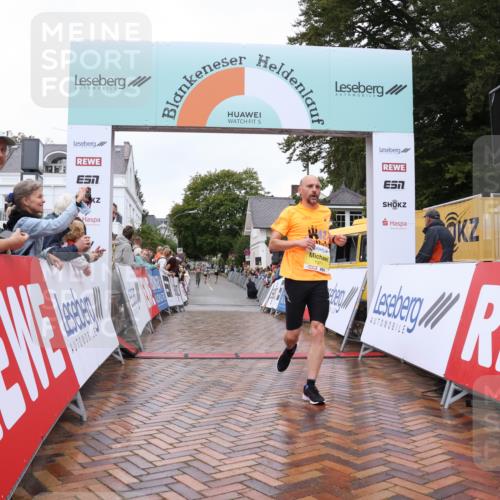 30.08.2026 - Blankeneser Heldenlauf Lena Gebhardt http://msf.ph/oto/10019172 30.08.2026 09:37:01 Ziel 1371, 1413, 1795 meine-sportfotos.de
